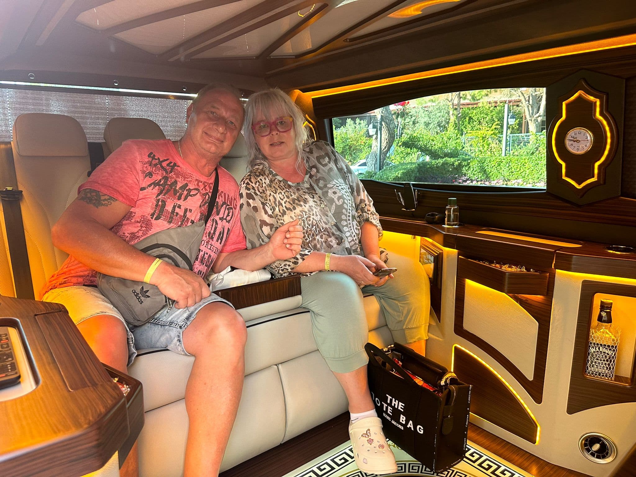 Mercedes Sprinter VIP grup transfer aracı Antalya